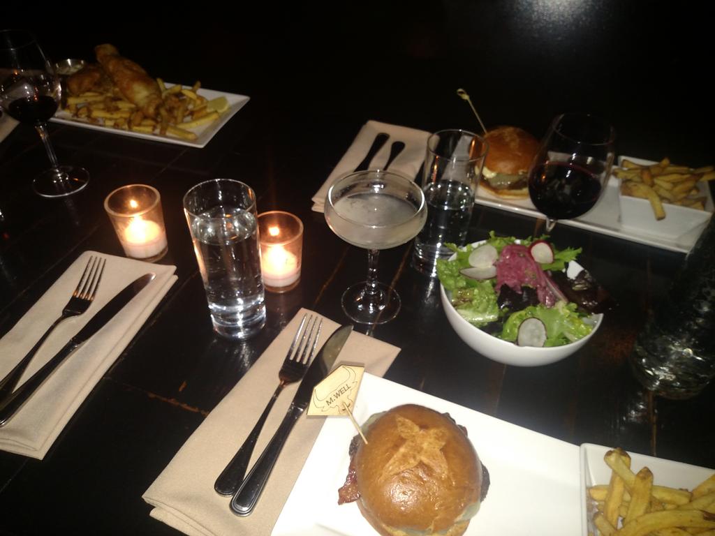 REbrokerwa's tweet photo. After hearing about @QuinnsSeattle tried their signature burger - it was awesome! Heard abut it on @bizandburgers https://t.co/jx07GwNaxv