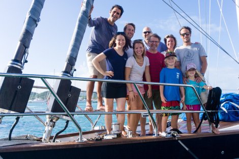 DiscoveryYachts's tweet photo. Well done to @DiscoveryYachts 67 Tilly Mint who rescued young family from S/Y Dove II mid-Atlantic- #safeending https://t.co/0K3S2znCG1 https://t.co/ZSXb2ctngG