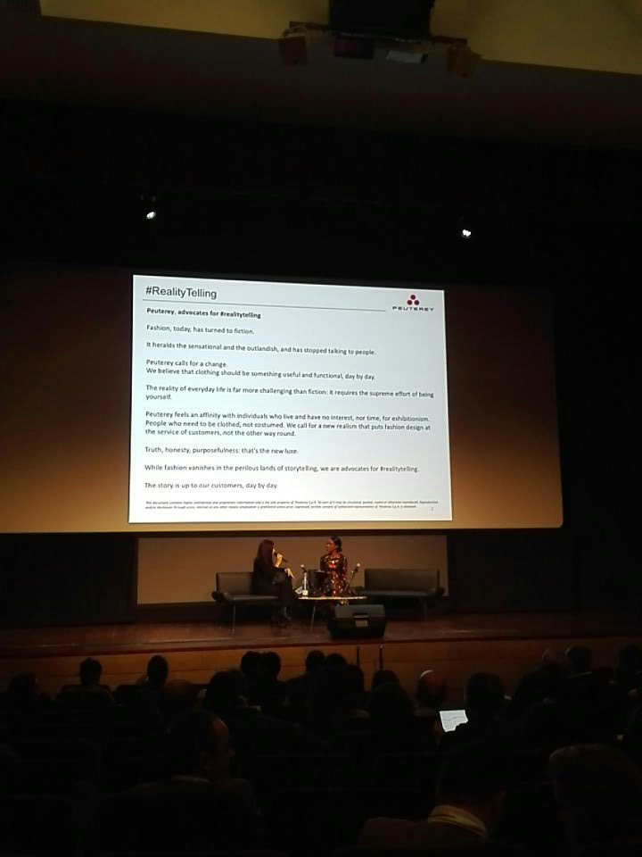 TSW_TheSixthW's tweet photo. Che cosa intendiamo con #storytelling? @asksissi e Francesca Lusini parlano del #realitytelling di @peuterey. #LVRsummit #tsw https://t.co/AhT4E9bSBw