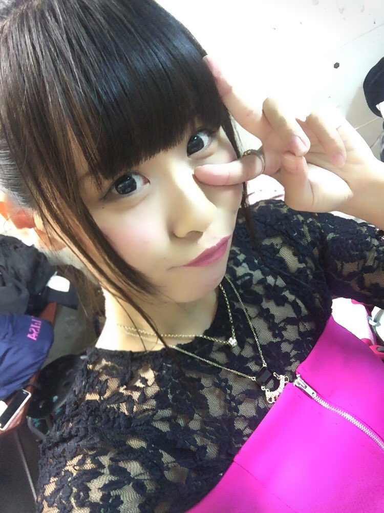 i_am_arisa821's tweet photo. 本日のLIVEも有難うございました💓
やっぱりLIVEは楽しいね😛✨
首痛めてたの忘れるくらいenjoyしました♪♪
次は15日😁💞皆んなに会えるの楽しみにしています♡
CHICKGIRLSの、Cマーク😘😘😘
#CHICKGIRLS #チックガールズ https://t.co/tNC80nrf9f
