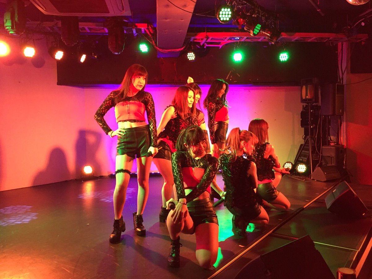 i_am_arisa821's tweet photo. 本日のLIVEも有難うございました💓
やっぱりLIVEは楽しいね😛✨
首痛めてたの忘れるくらいenjoyしました♪♪
次は15日😁💞皆んなに会えるの楽しみにしています♡
CHICKGIRLSの、Cマーク😘😘😘
#CHICKGIRLS #チックガールズ https://t.co/tNC80nrf9f