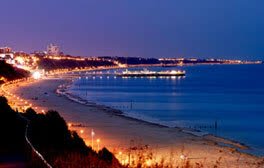 DJ_Coaches's tweet photo. Hire a minibus and enjoy a family day out at the seaside this weekend https://t.co/LDjmUaVYyT