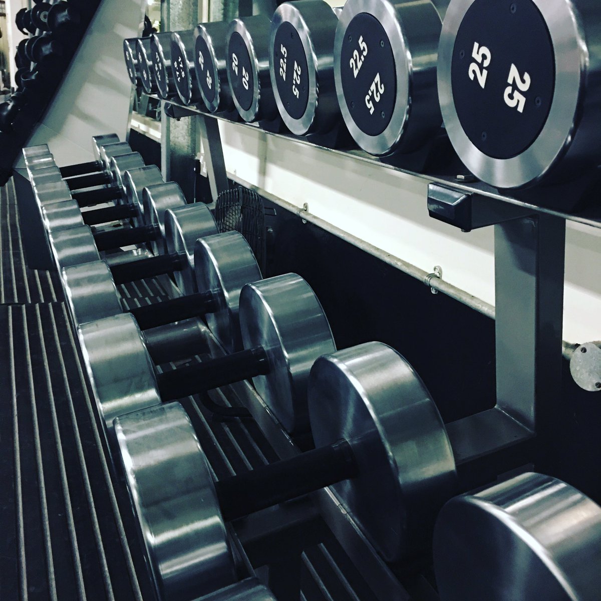 AJGymBroxbourne's tweet image. We have received our new dumbbells! What do you think? #averagejoes #gym #notsoaverage #training #chestday #shoulders #backday #biceps