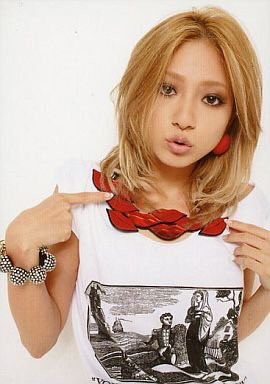 TOP_of_music_'s tweet photo. みなさん、協力してください‼︎
グッズ販売『赤』無くさないで下さい。
千晃ちゃんはAAAを卒業しましたが、
7人で頑張っていたことは間違いありません！7色ないと虹はできません！
これからもずっと千晃ちゃんはAAAの一員です。
#スタッフさんまで届け
#AAAまで届け
#拡散希望 https://t.co/bZMl2ksWAY