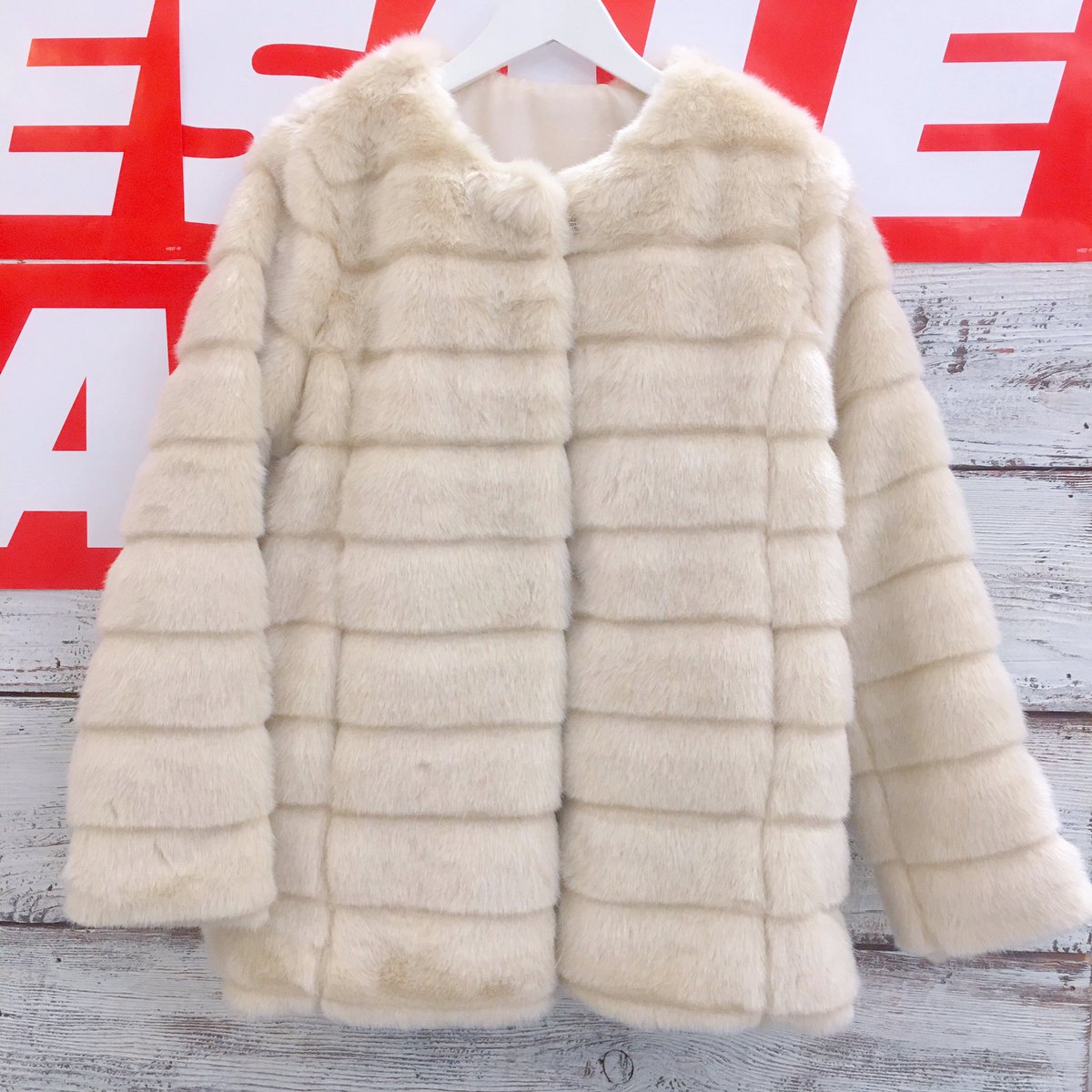 thirdroom109's tweet photo. 本日再入荷🐅💋💕
ファーコート ¥6,000+税
( レオパード/ホワイト )
まだまだ寒い日が続きますので
セールの今がチャンスですっ❗️
ご来店お待ちしております😘
#THIRDROOM #SHIBUYA109 https://t.co/s4xlO8fFg4