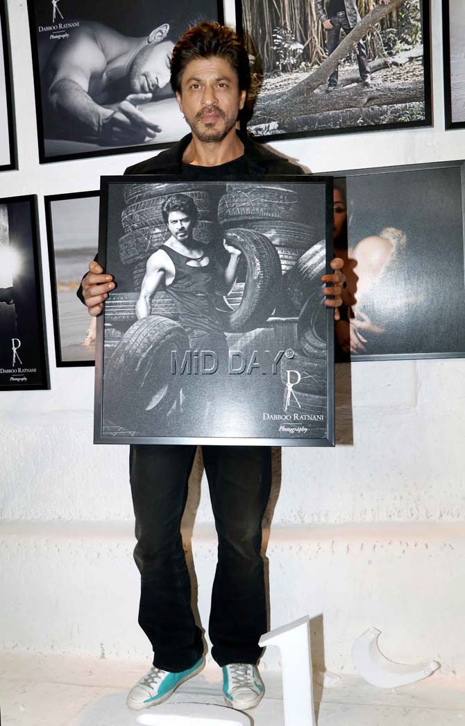 mid_day's tweet image. .@iamsrk, @SunnyLeone, @kritisanon, @Varun_dvn and others at @DabbooRatnani&apos;s calendar launch.
See all photos here- goo.gl/7hnnFj