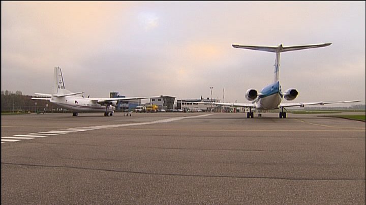 Werkzaamheden start- en landinsgbaan vliegveld mogen beginnen #LelystadAirport #vliegveld bit.ly/2jagnvE