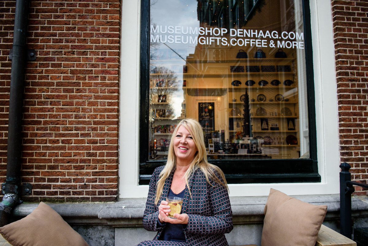 'Laat het kwartier tot leven komen,' Inger Sala van <a href="/MuseumshopDH/">MuseumshopDenHaag</a> ziet verandering als inspiratie bit.ly/2ifJmtM #museumkwartier070