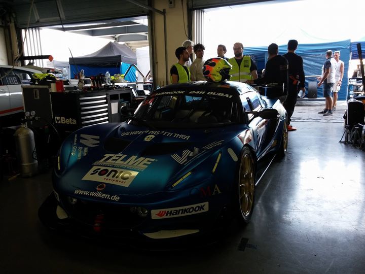 pbracingitalia's tweet photo. 24 Hours of #Dubai, pronti per le prime prove libere! #lotus #racing #dubai24h https://t.co/kSGLAgpusq https://t.co/S7frf3X53s