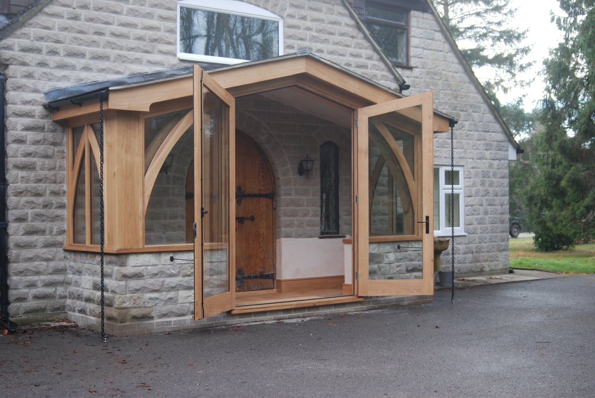 MandevilleWood's tweet photo. Recently completed Green Oak Porch for a happy customer in Purbeck! #greenoak #oakporch #joinery #porch https://t.co/QuWgwh4mt9