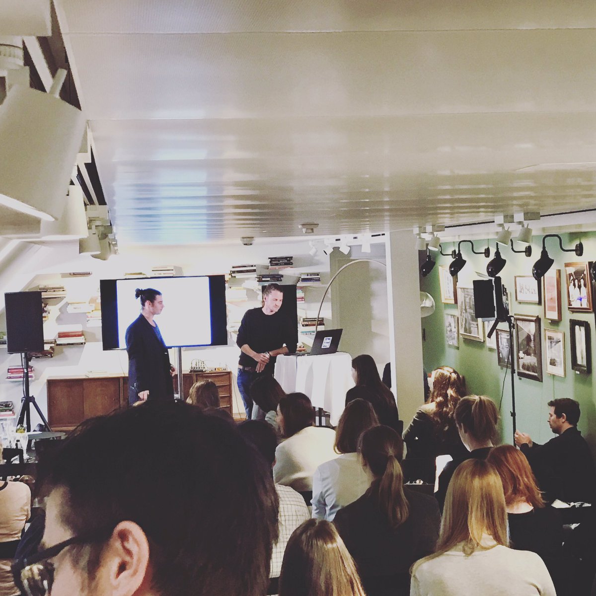 _rontaler's tweet photo. Interessante Referate zum Thema Native Advertising
#likemag #coop #monami #tamedia #onlinemarketingrockstars #rocketbeatsentertainment https://t.co/lzEb6p2sKD