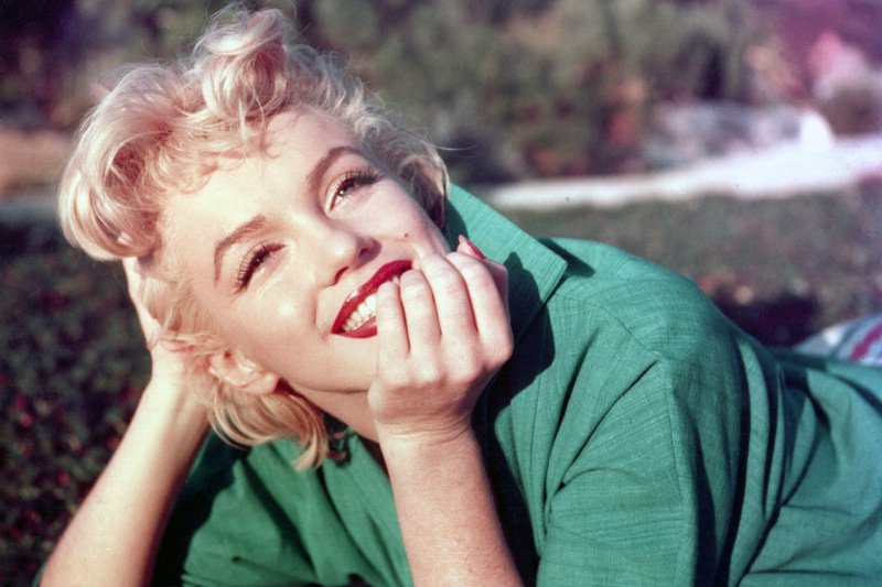 Marilyn Monroe'nin 1950'li  Yıllarda Günlük Diyeti
(Marilyn Monroe's Daily Diet in the 1950's ) nililehobi.com/2017/01/marily…