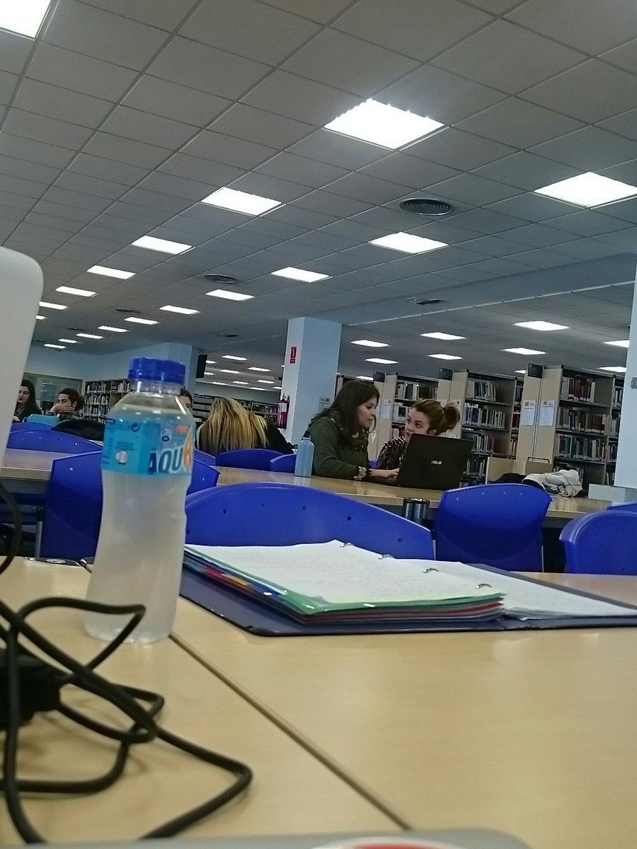 YerayHall's tweet photo. Enero y sus exámenes no me dejan en paz 😰 ¿Y a vosotros? #studytime #model https://t.co/4LDkBYZMIp