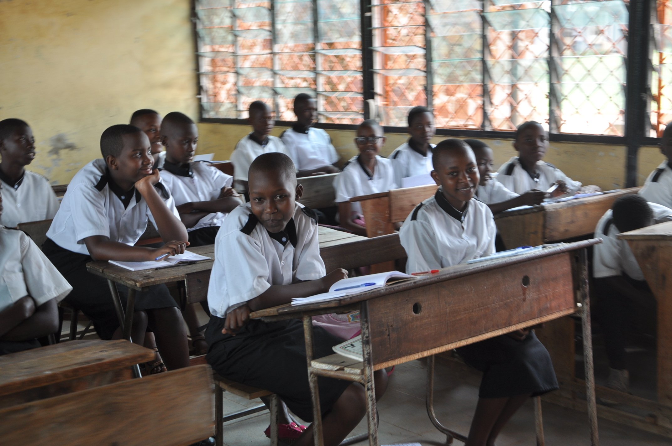 Ikiriho op Twitter: "#Burundi A l' école d'excellence, Lycée #Ngagara: la propreté est de rigueur : deux uniformes pour chaque élève de l'établissement https://t.co/ioJRcc6jVs" / Twitter
