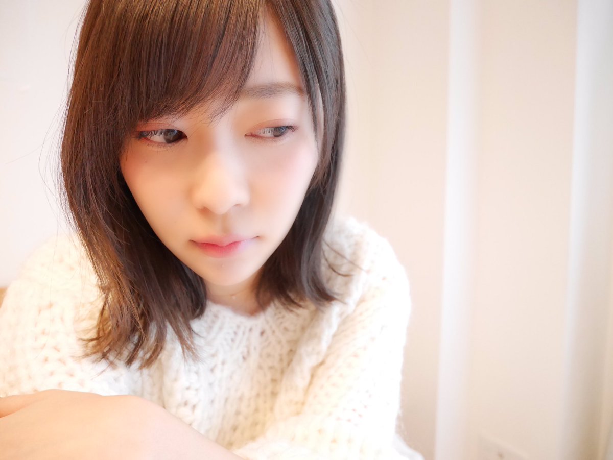 __Sry14's tweet photo. カメラで自撮りが盛れて盛れて盛れて盛れて楽しすぎて撮ってたら、ニキビまでうつしてくれちゃってる😉メイクもしっかりうつるやーん！すご！って思ったら、アイラインがもう残ってなくてカスカスのラインで書いてるのもバレちゃう😉勘弁してくれ😉拡大して鼻の中見るのだけはやめて😉 #さしツイ https://t.co/fNZqLfB9gG