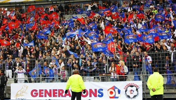 HeloiseOrpi's tweet photo. Ce soir le groupe de supporters #GenerationsOL est à l'honneur dans #CCOL :) @OLTV_officiel @OL #TeamOL https://t.co/O5RkzAuHLC
