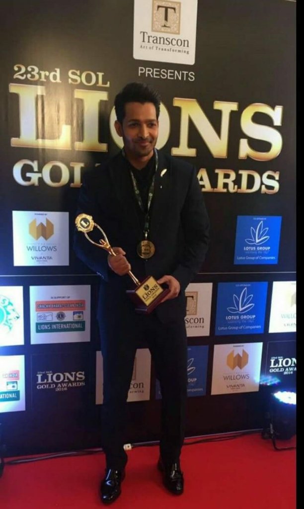 krupalipatel121's tweet photo. @harsha_actor Ohh dear sorry for late but a big Congrats to u for ur shiny gloryMore comes in ur way 😍😍😍 https://t.co/QNbMurTNT3