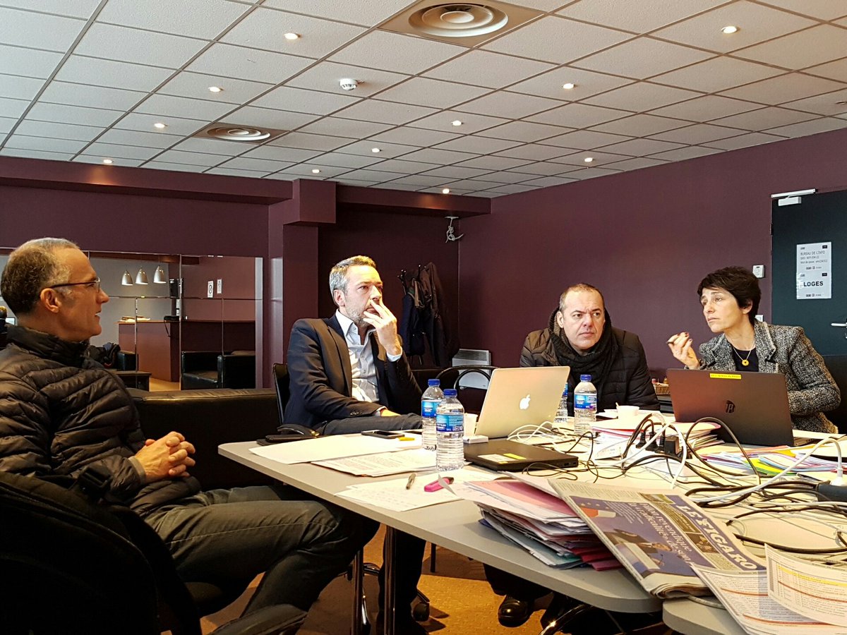 philippe_perrot's tweet photo. Dernière ligne droite avant le débat de la primaire de la gauche . https://t.co/HbHc9SzJ4Q