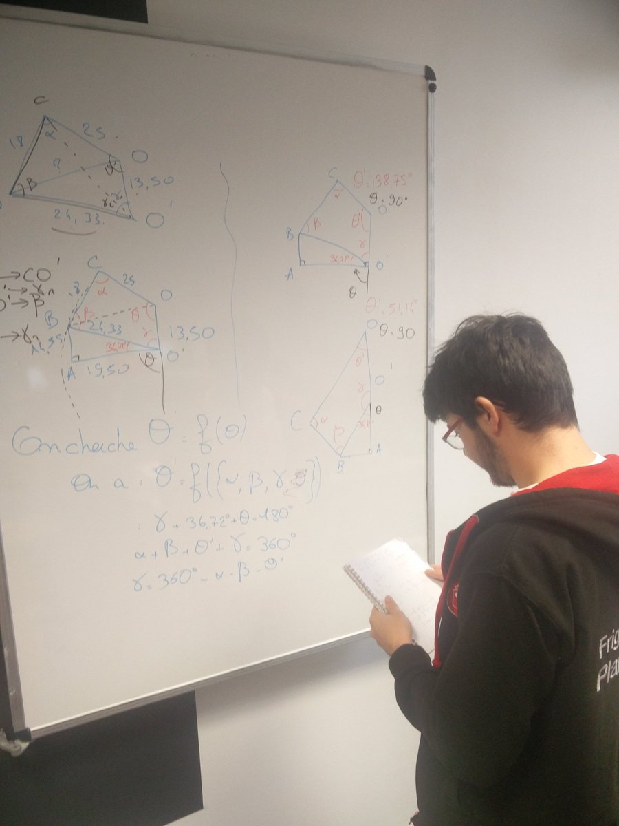 RoboTouch_ECE's tweet image. Voilà, Elodie soude, Charles fait des calculs, Thibault et Antoine sont sur leur ordinateurs et Cyril #liveTweet #ValoConcours