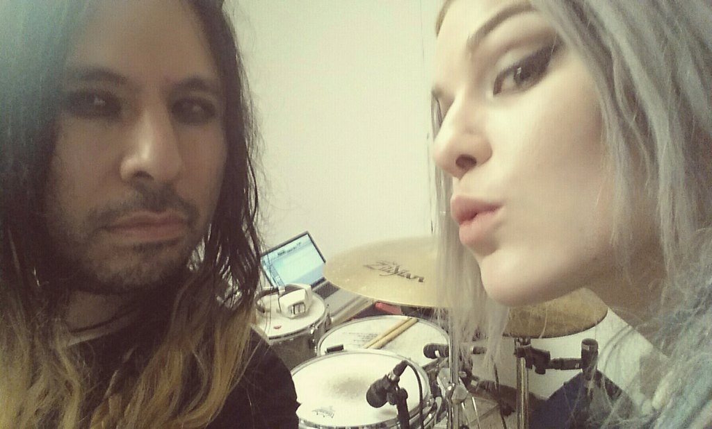 Repulsur's tweet image. Put the lime in the coconut!