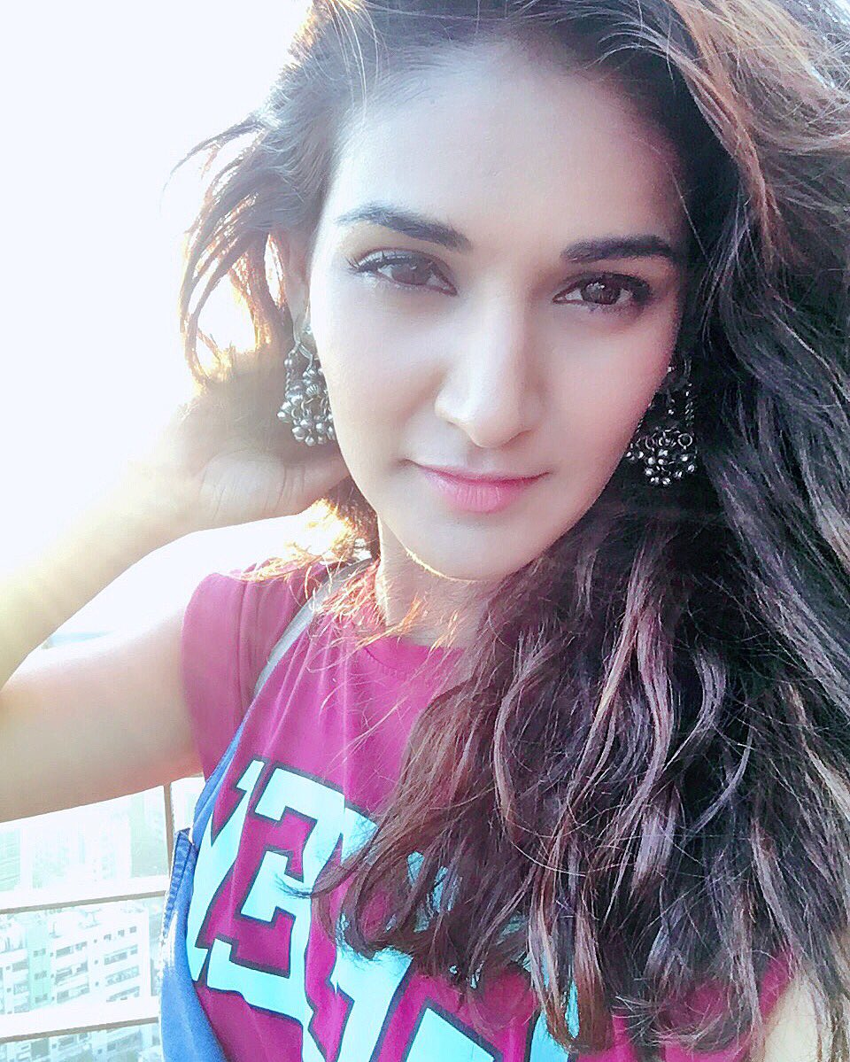 Mukti Mohan tweet media