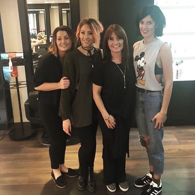 Head_Romance's tweet photo. @EmilyWarneSRH @Amylauren88 @samsammylou had a fantastic 1st day with @beverlyc_hair @GoldwellUK #Goldwell #ColorZoom17 #InFlux https://t.co/HLBMakLE1o