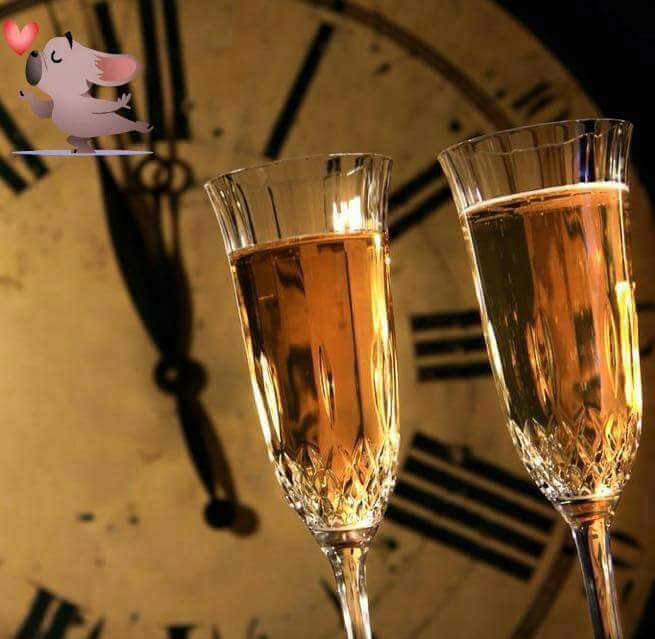 Encore quelques heures avant 2017 😉 Je vous souhaite &agrave; tous un joyeux r&eacute;veillon. . 🎉🎊🎶 Bizouxxx 😍😍 https://t