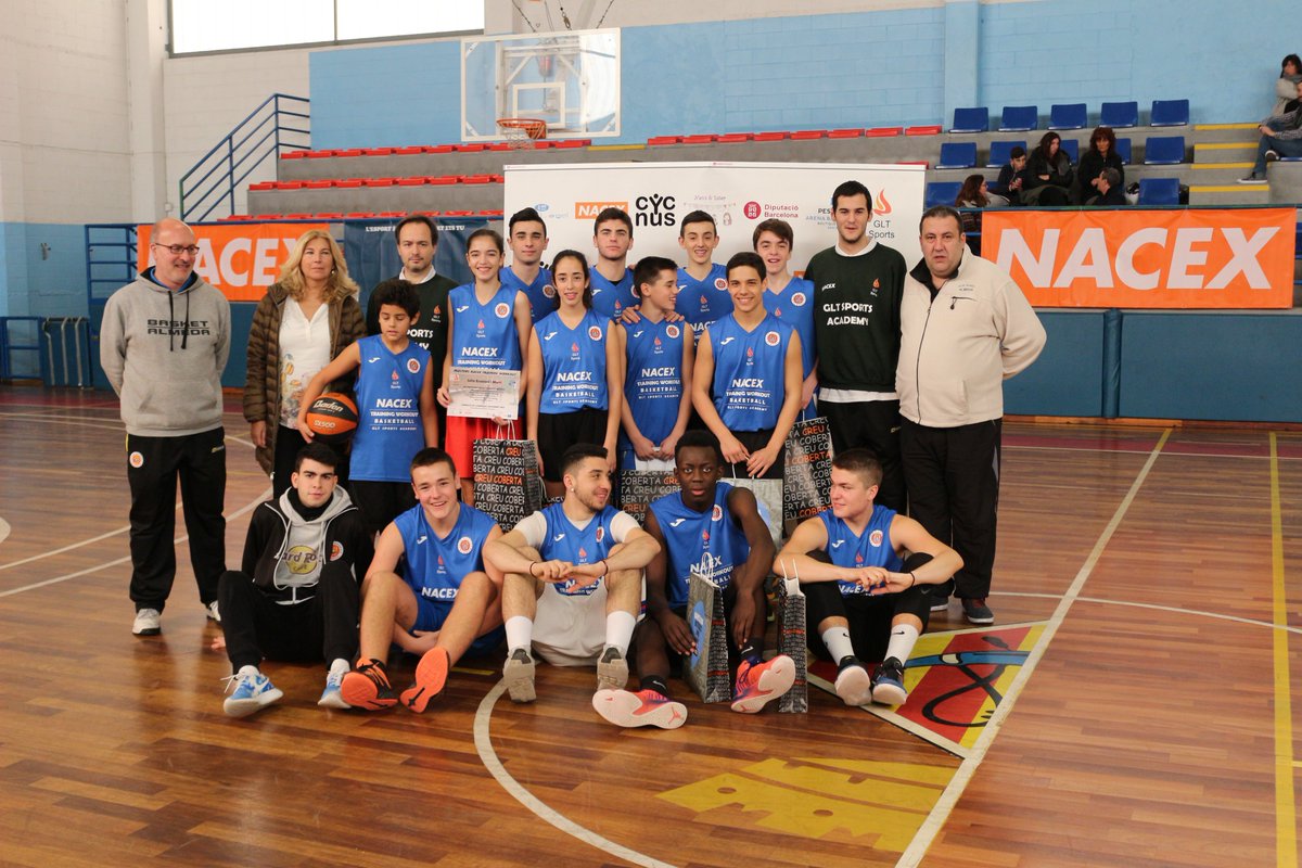 GLT_Sports's tweet photo. Cloenda i lliurament de diplomes als participants de #MastersNacexTW que certifica els aprenentatges adquirits al llarg de les sessions https://t.co/Q5LC2vVfjw