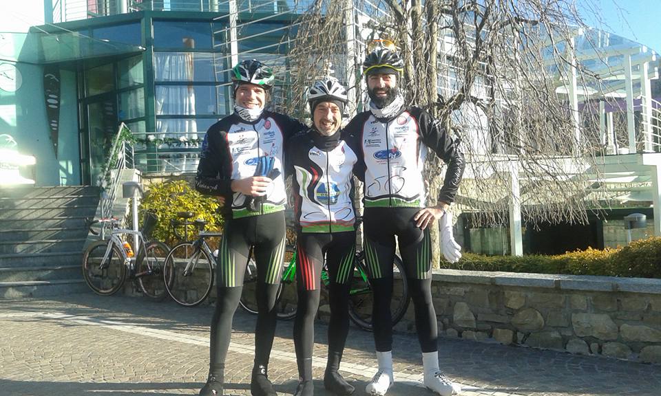 CiclistiBrianza's tweet photo. Ultima uscita dell'anno! #KeepRideCB #ciclismo #bici #sgambata #buon2017 https://t.co/RNxtUJ2HHT