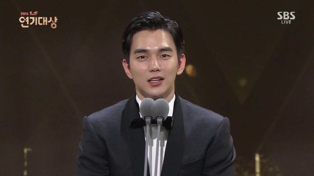 Erikhilla_'s tweet photo. #2016SBSDramaAwards ยูซึงโฮได้รับรางวัลนักแสดงชายยอดเยี่ยม (Excellence Award)  ยินดีด้วยค่า https://t.co/rZ6fIB0vka