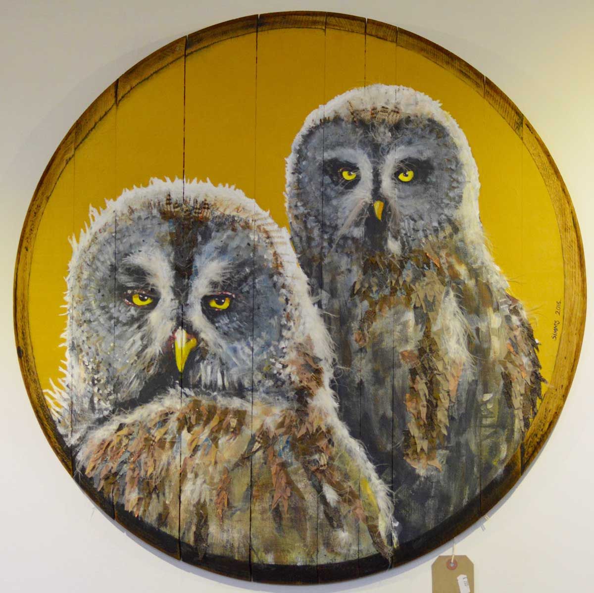 HighlandWPark's tweet photo. Stunning HWP #Owl painting by @judesimms1 - perfect for #NewYearsEve as it's painted onto a whisky barrel lid ;) https://t.co/ZVUi4U0RuR