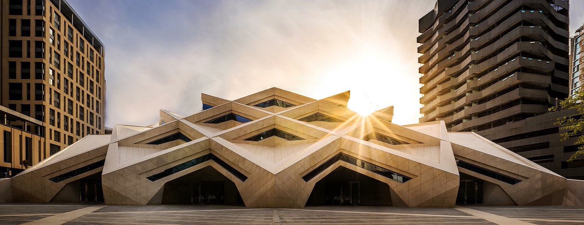 SaudiProject's tweet image. صور حديثة لمسجد الجامع في #مركز_الملك_عبدالله_المالي بالرياض. أحد التصاميم المميزة لشركة عمرانية