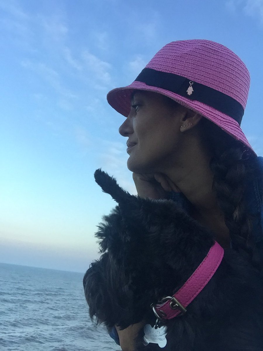 silvinaescudero's tweet photo. Ella
Mi hija
Mi amor
Sufre horrores los estruendos de los fuegos artificiales.
POR FAVOR SÚMATE COS TAMBIÉN Y DECILE NO A LA PIROTECNIA. https://t.co/qVOWhKWWfv