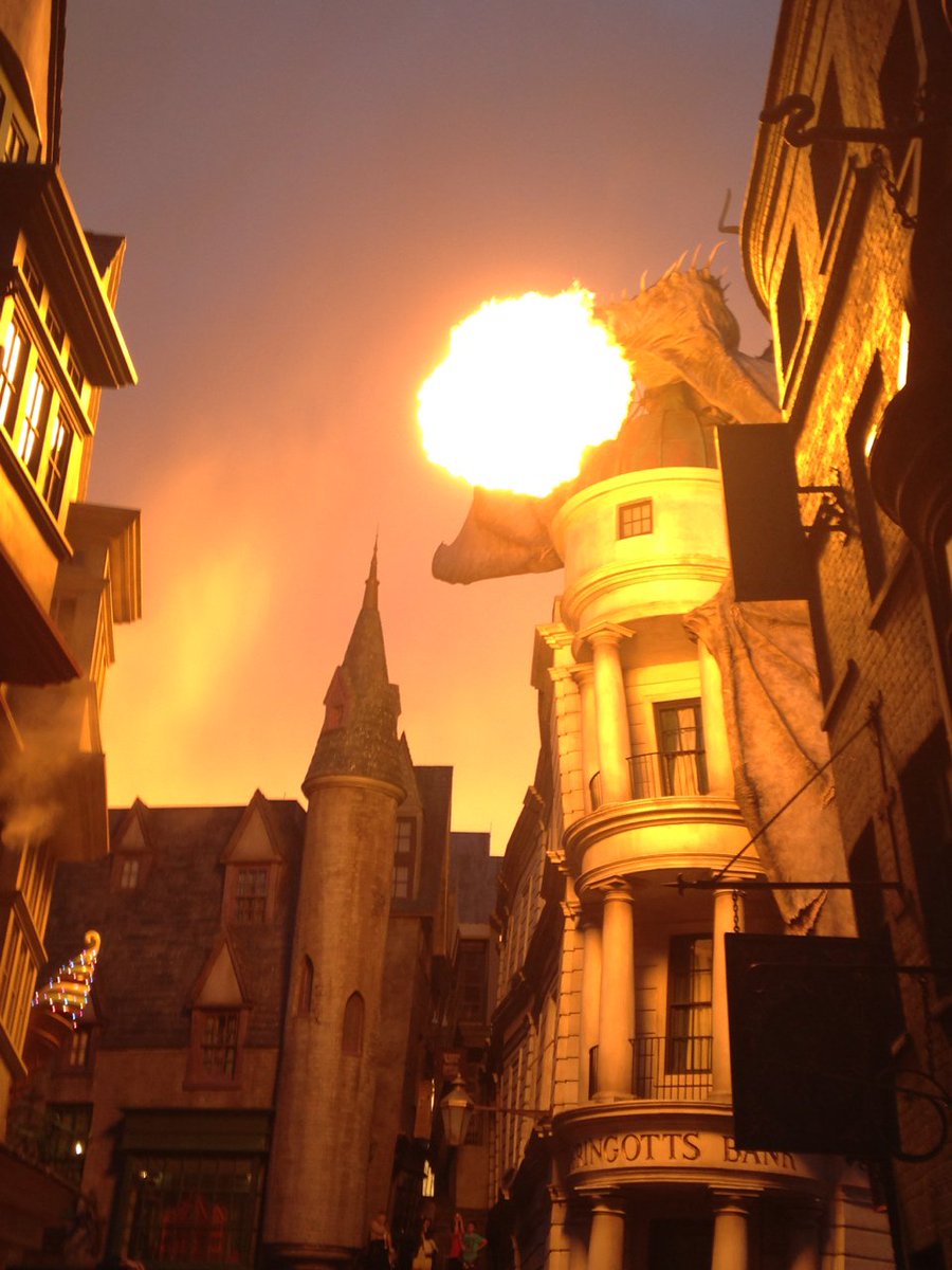 Hogwartssite's tweet image. #ParaEl2017Quiero ir a Orlando.