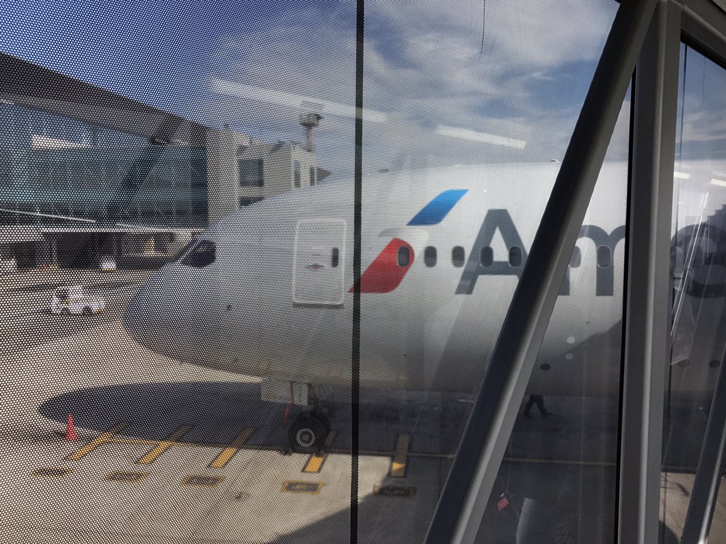 TheAirchive's tweet photo. Made it to São Paulo after a very enjoyable flight on @AmericanAir #Boeing #B789 #Dreamliner #BusinessClass #PxEx. More adventures in 2017! https://t.co/dKDENgQGpa