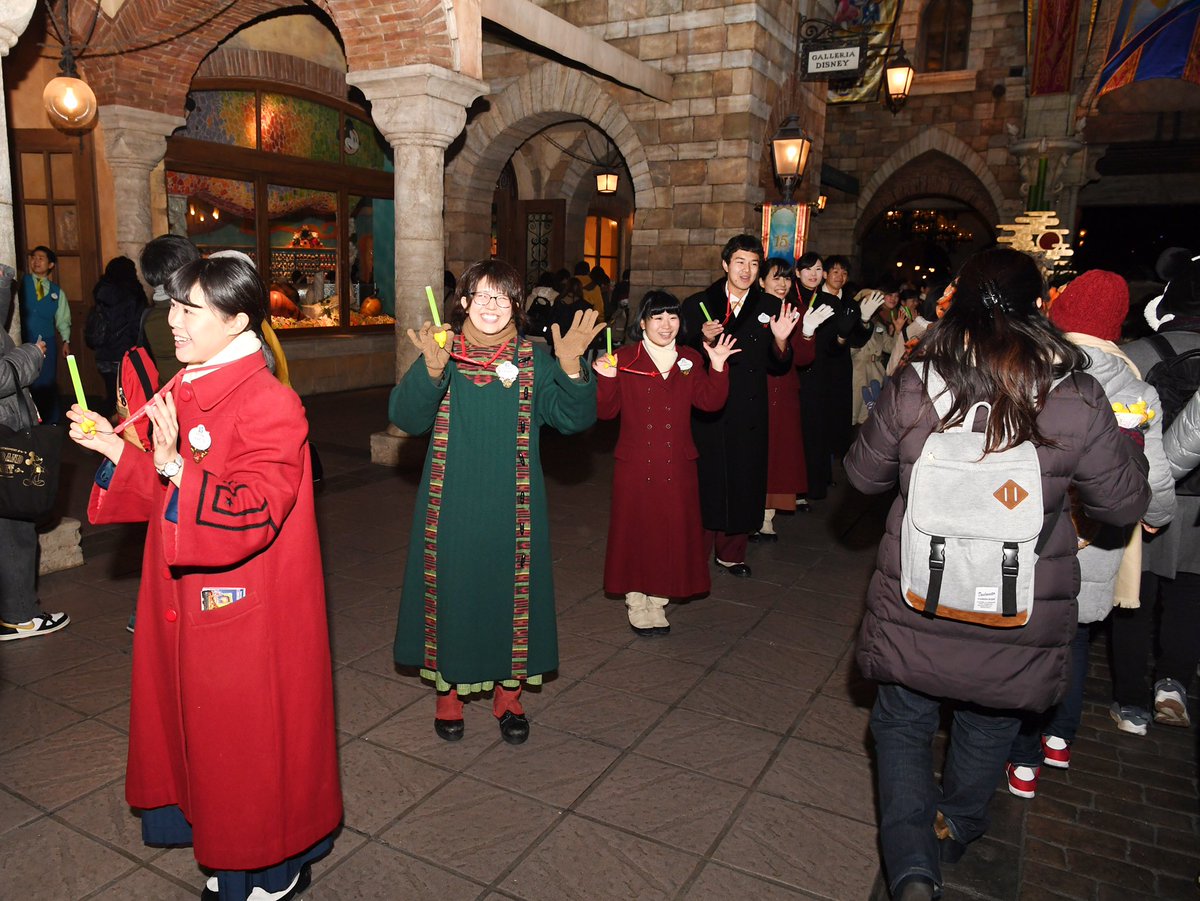 Mezzomikiのディズニーブログ Sur Twitter 東京ディズニーシー カウントダウン ウェルカムグリーティングとダンサーグリーティングはありませんでした 素敵な演奏やキャストさんたちの笑顔でお出迎え T Co Bfuupozltz