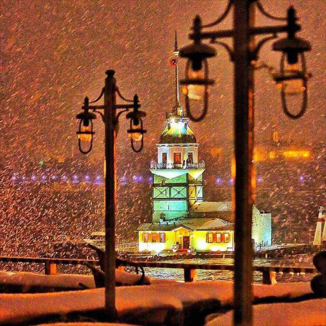 Hava Gelip Geçen Fırtınayla Dolu...