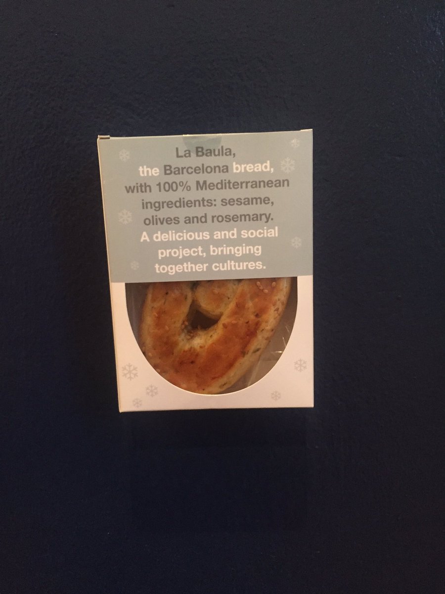 baula_cat's tweet photo. ¡Os deseamos un Feliz 2017! #LaBaula #ElPaDeBarcelona https://t.co/xmIkhWkO7V