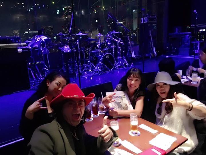 WODDYFUNK's tweet photo. 久しぶりのバーケイズ!!
爆裂FUNK元気満点でサイコー!
#barkeys #billbordlivetokyo https://t.co/tSWSdG4ZAV
