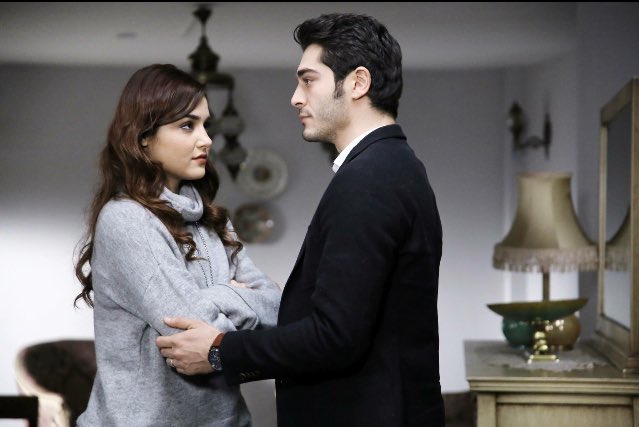 Bugün günlerden #AşkLaftanAnlamaz 🎉🎉🎉 Hadi artık barışınnn🙏 #HayMur cular neredeee🙋 #HayatMurat 💖💖 #AskLaftanAnlamaz