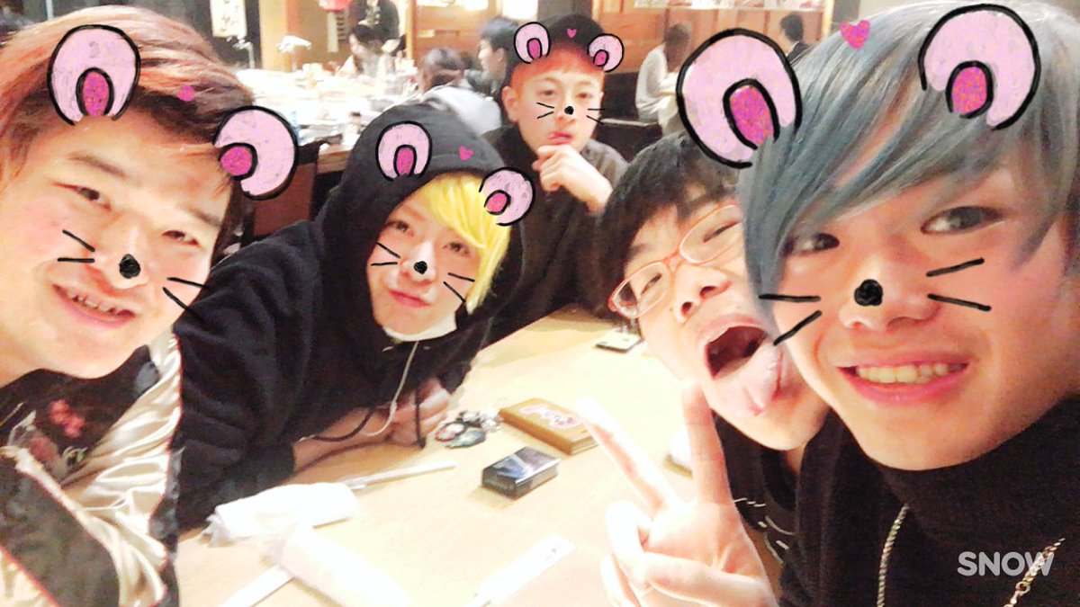 16kun1's tweet photo. 今年一年本当にありがとうございました😊😊
今年は人生で一番環境が変わった年でした。
これも全てリスナーさんみんなのおかげです🙈
本当に本当に心の底からありがとうございました。
そして力不足な自分についてきてくれたメンバーのみんなもありがとう。
来年もよろしくね💓 https://t.co/iTKnrbxLcW