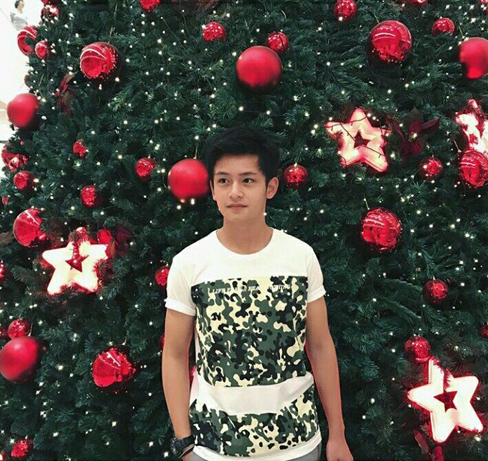 fizzaa_18's tweet image. Happy new year koko🎉🎈,semoga aku org yg pertama ngucapin ya hehe 😁😁 #GARaversNY2K17