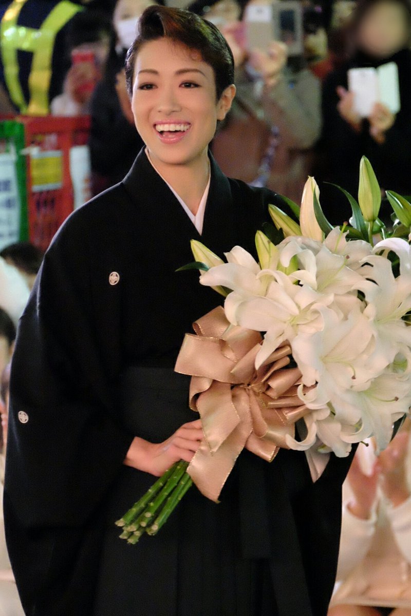 snow_diamond773's tweet photo. 今年も残りわずか…最後にこれだけは…
北翔海莉さん×妃海風さんトップコンビ
こんなに自分の中で大きな存在になると正直思ってませ��でした。未だに寂しさを感じてしまいますが、それでもやはり…お二人には最大限の愛と感謝を。 https://t.co/cpmIN2WeON