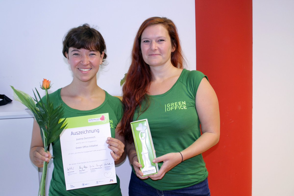 Erfolgreiches #2016! Konzeptpapier fertig, fairen Snackriegel an der <a href="/UniCologne/">Universität zu Köln</a> aufgestellt und dm #HelferHerzen Engagementpreis gewonnen!