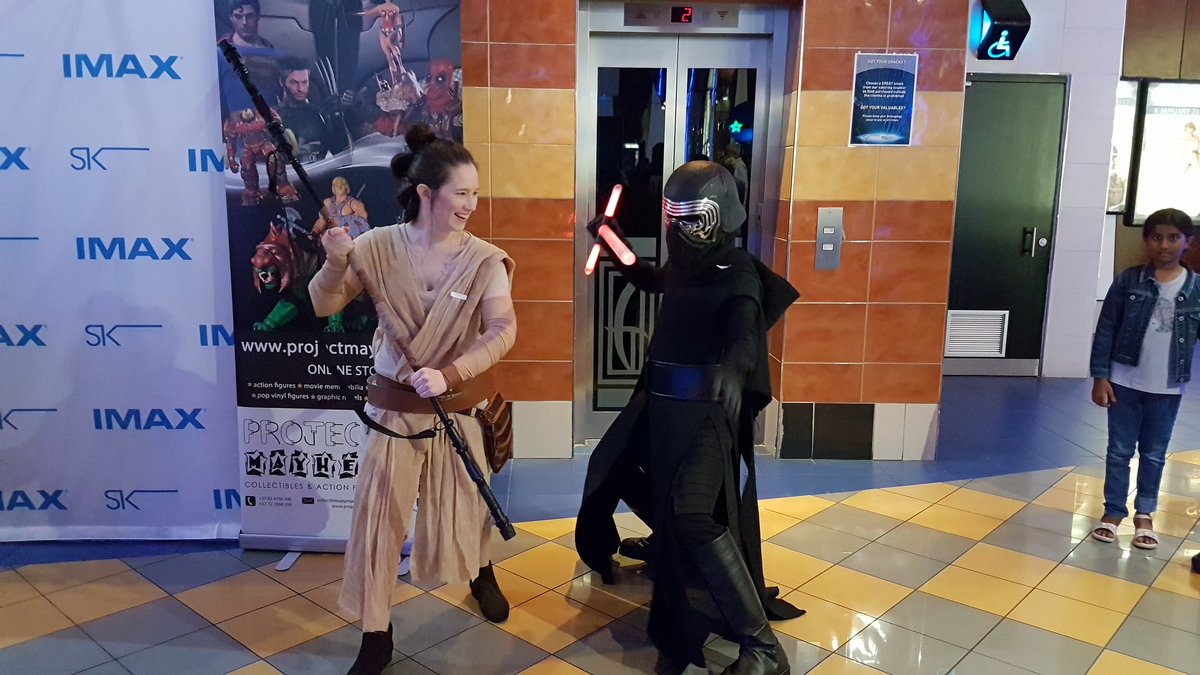 lilmac4's tweet photo. Cosplay fun as #Rey at the @ProjectMayhemSA screening of #RogueOne! ๐๐๐ฅ
#GoRogue #GoRogueSA #GoRogueInIMAX @starwars #StarWars #DeathStar https://t.co/CyxMBsEf5W