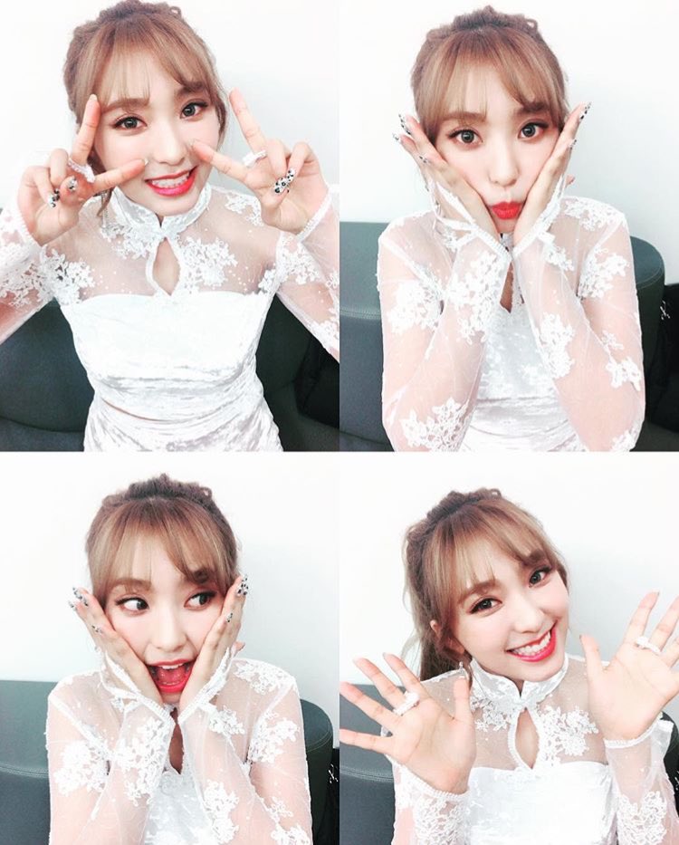 SISTAR_RP's tweet photo. GOODBYE 2016
WELCOME 2017

Mari kita buka lembaran baru🙌 semoga tahun 2017 lebih baik dari tahun-tahun sebelumnya ya STAR1♡    -bozel https://t.co/HA0u5FXoUo