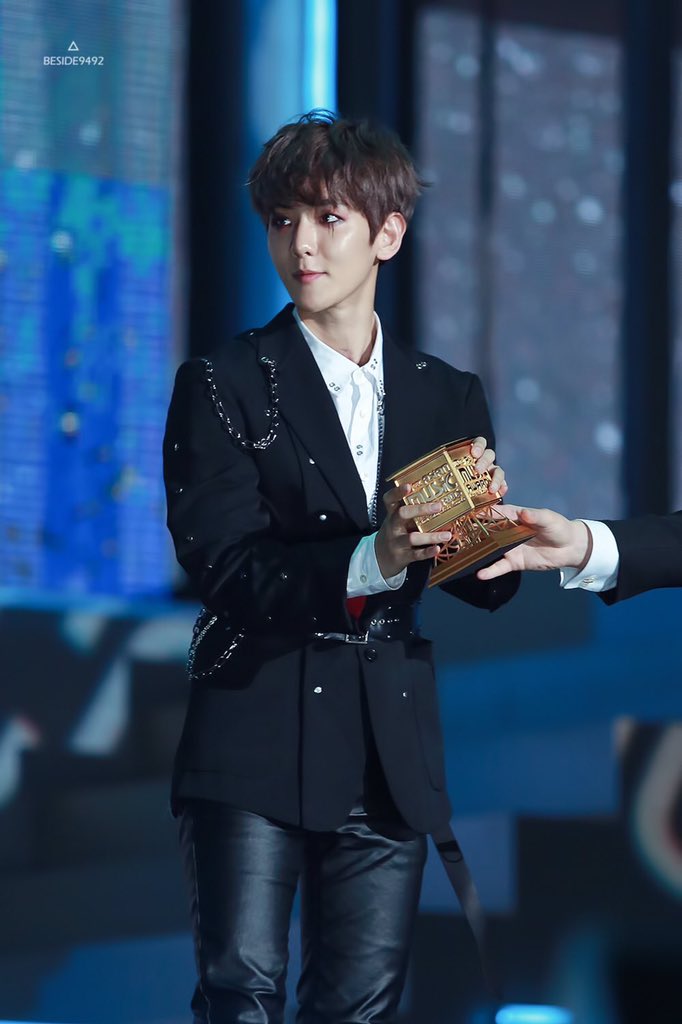 bestofbyunbaek's tweet image. BAEKHYUN 2016 AWARDS
YYT - Most Popular Singer
AAA - Male Popularity (Actor)
MAMA - Best Collab 
SAF Drama - New Star
+ MMA - Best R&amp;amp;B/Soul