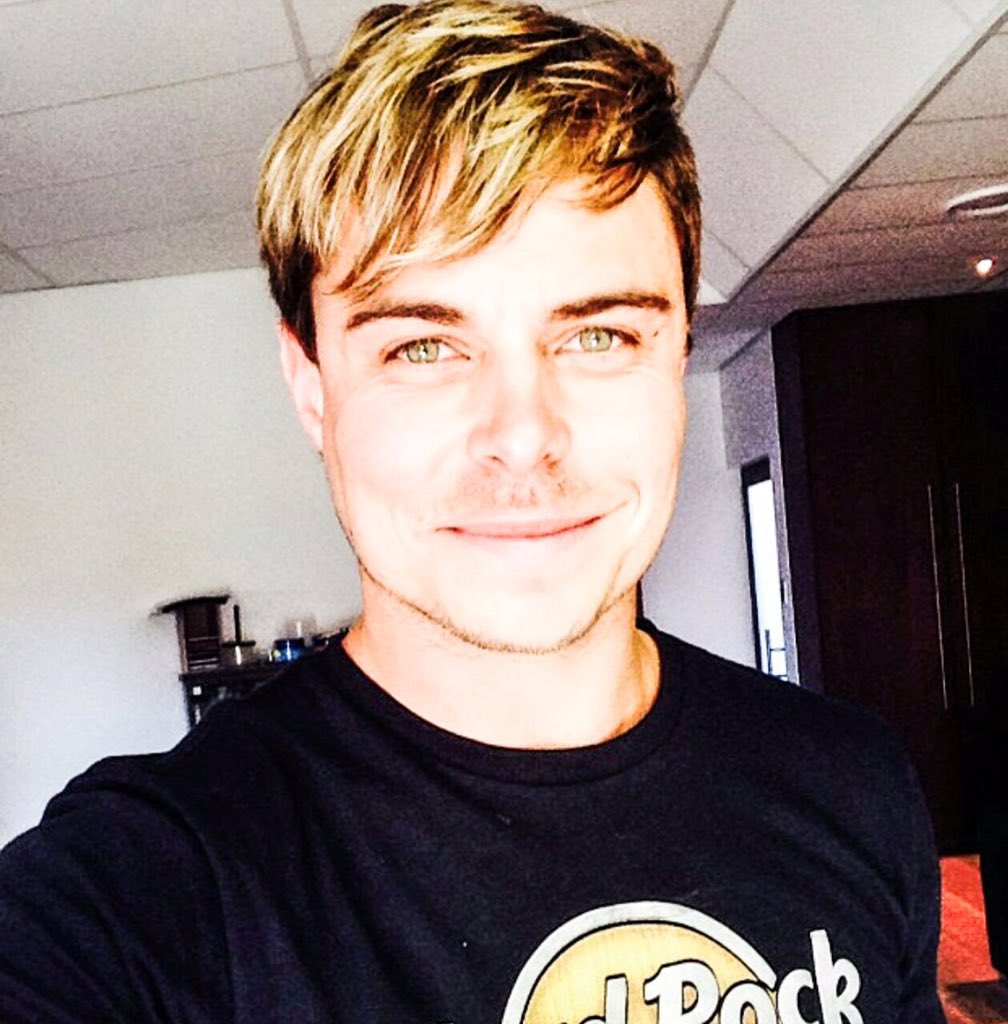 bobbyvjaarsveld's tweet photo. Facebook inskrywing op https://t.co/D7yIDNzE5W https://t.co/BYGZGqkZYe