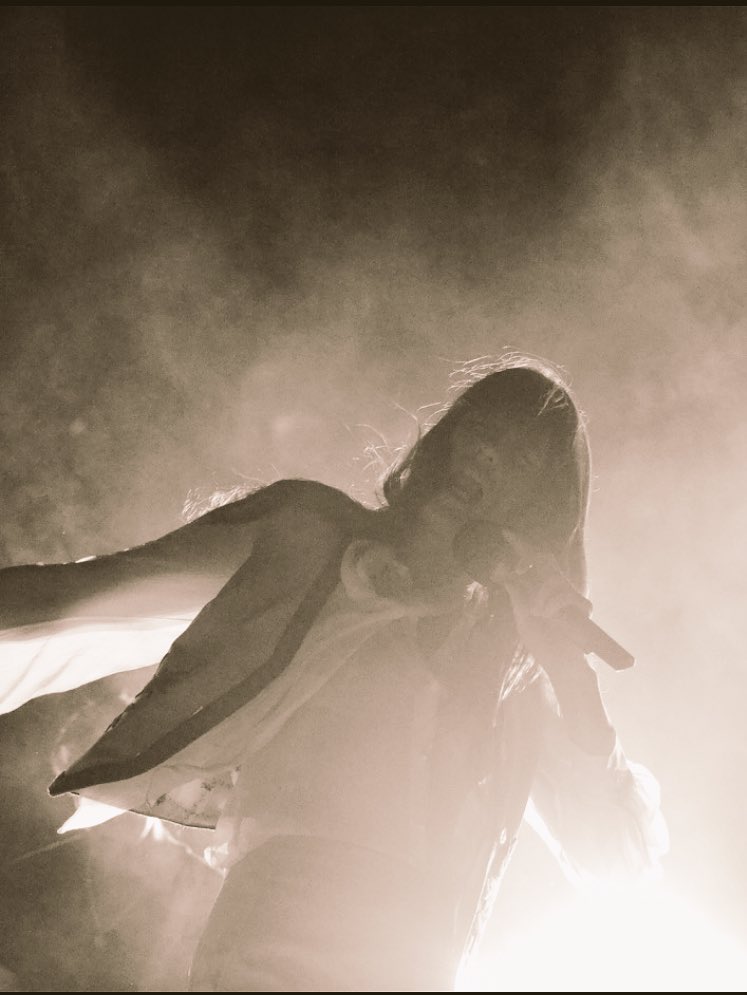 FATM_DR's tweet photo. Florence + The Machine at the @AmwayCenter in Orlando, Florida.
#howbeautifultour @flo_tweet https://t.co/h5ymdLpNAh