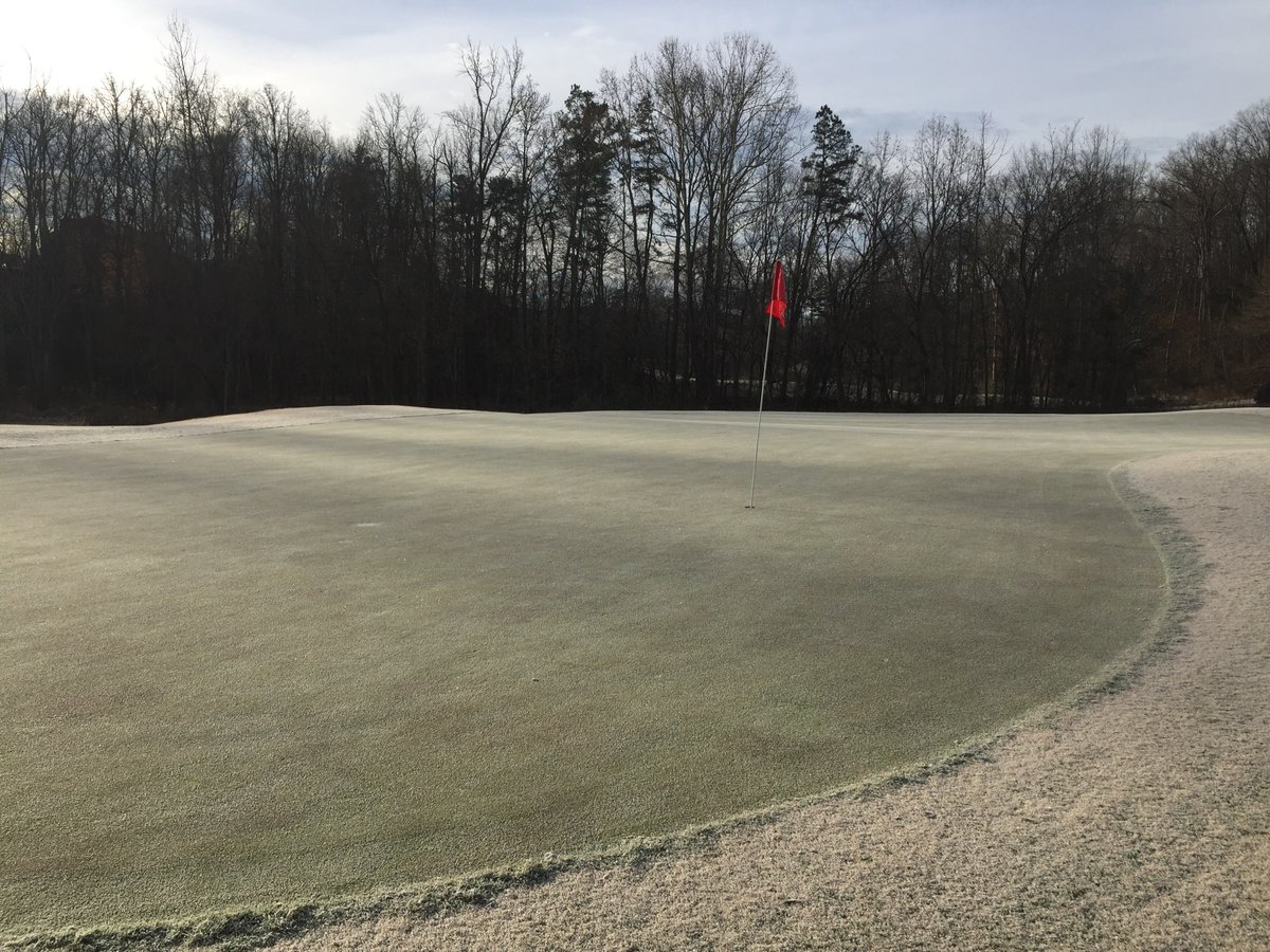 cmorris70's tweet photo. Frost delay till 945, carts 90* https://t.co/njzSwLspDz